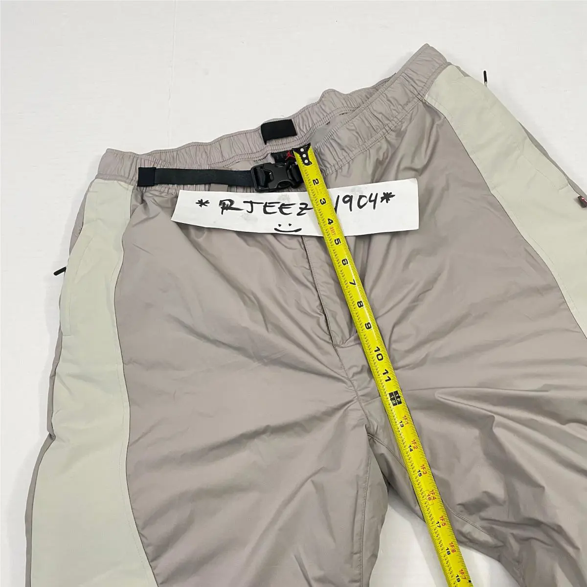 Nike clothing - Nike DC9658 - DC9658-033 - Gray 16