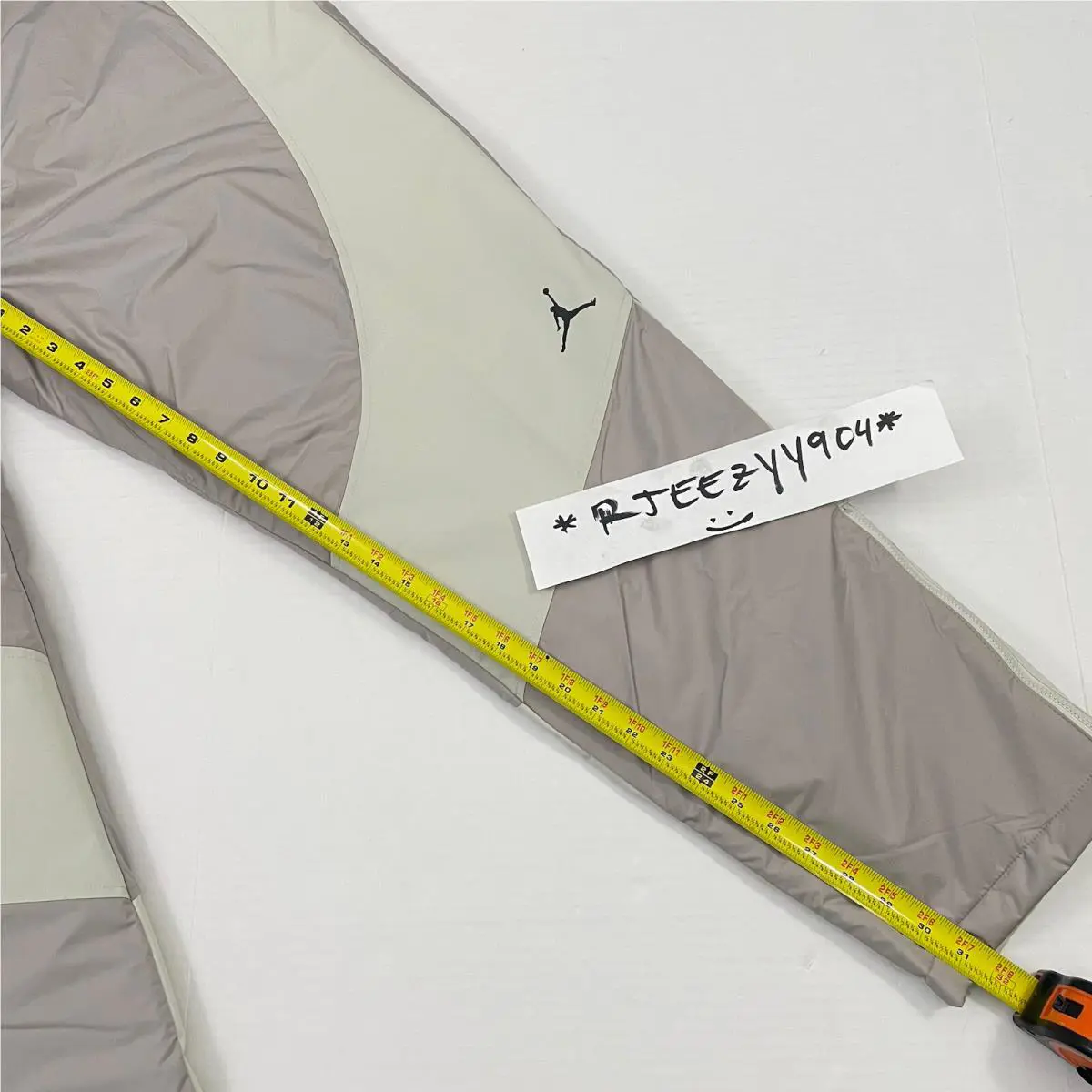 Nike clothing - Nike DC9658 - DC9658-033 - Gray 18