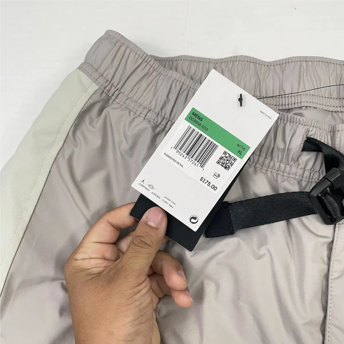 Nike clothing - Nike DC9658 - DC9658-033 - Gray 4