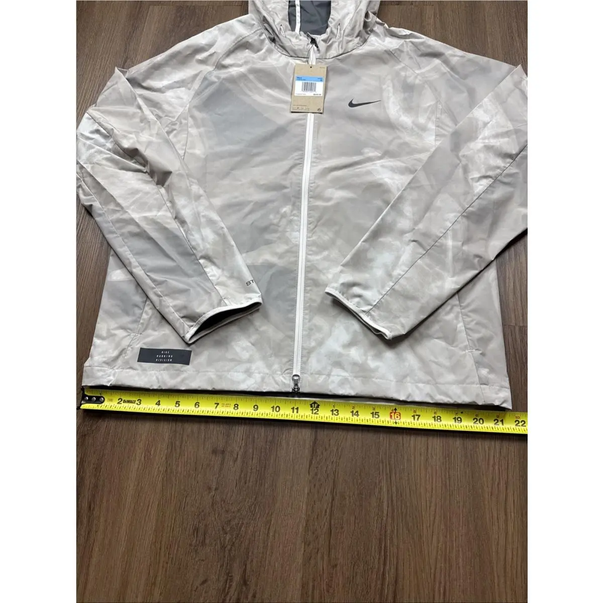 Nike clothing - Nike Running Division - Running Division - FB8550030 - Beige (UPC: 0196969150587) 1