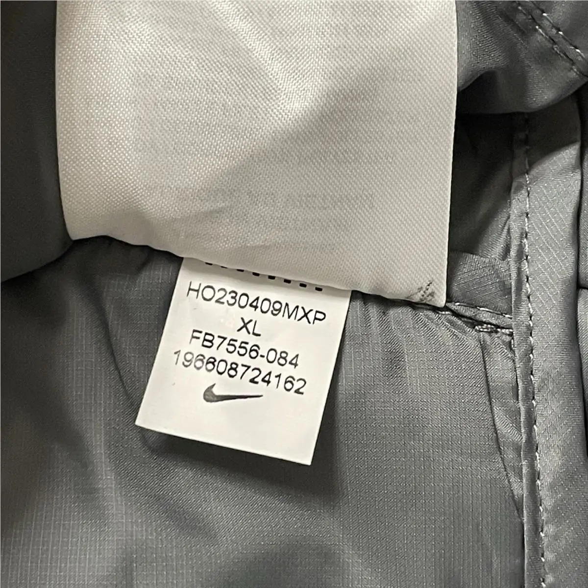 Nike clothing - Nike AeroLoft - AeroLoft - FB7556-084 - Gray 9