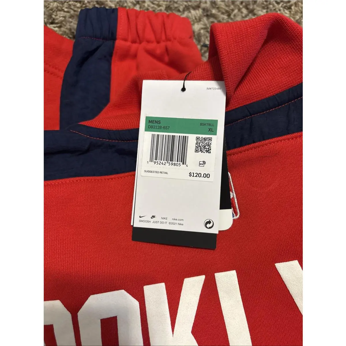 Nike clothing - Red 10
