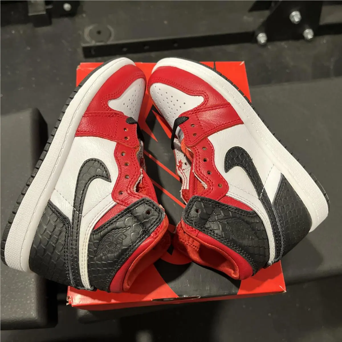 Nike shoes - Air Jordan 1 - Air - CU0449 601 - Gym Red/Black-White 2