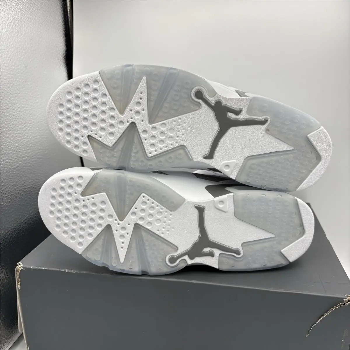 Nike shoes - Retro - Retro - CT8529-100 - White, Manufacturer: White/Medium Grey/Cool Grey 3