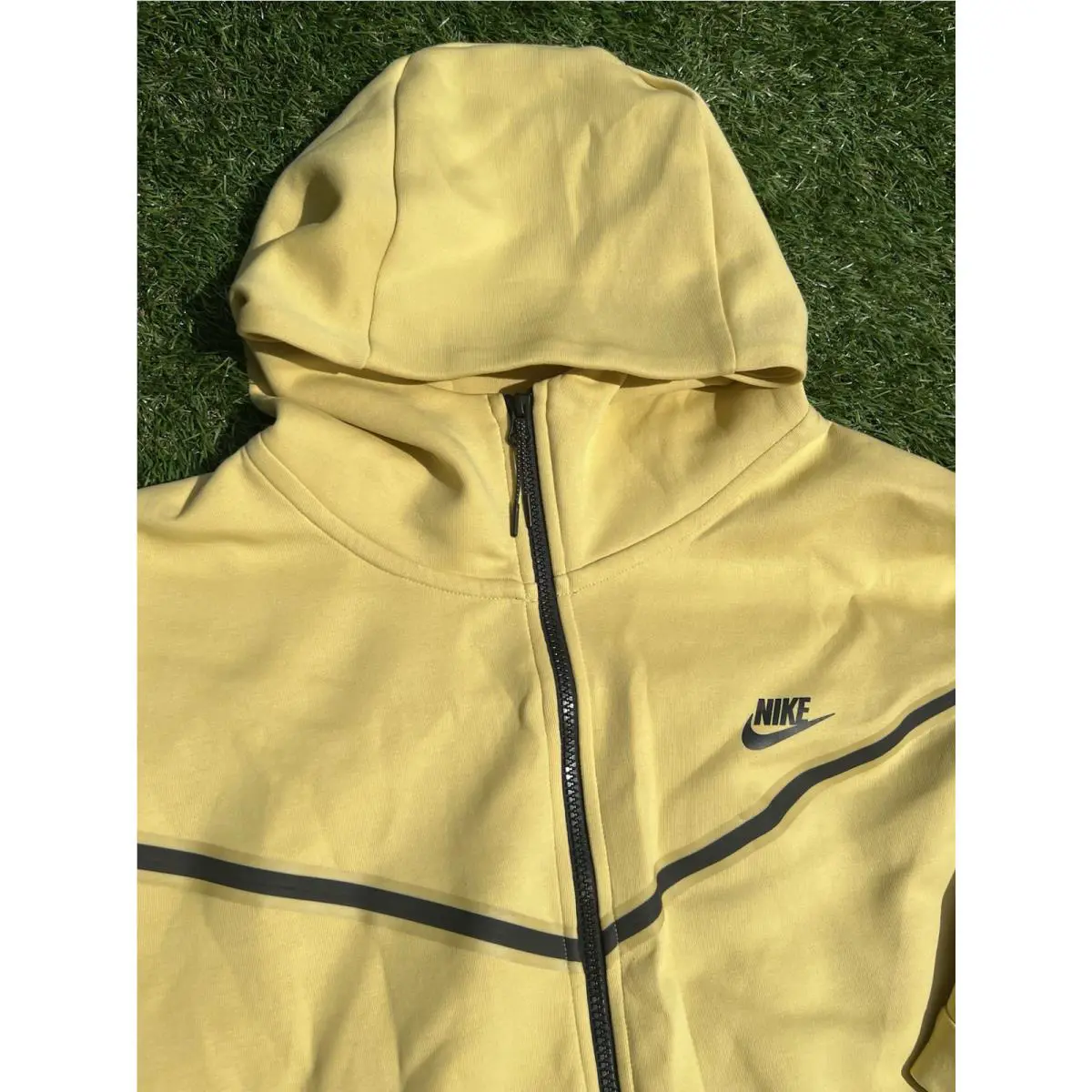 Nike clothing - CU4489-700 - CU4489-700 - Saturn Gold 9