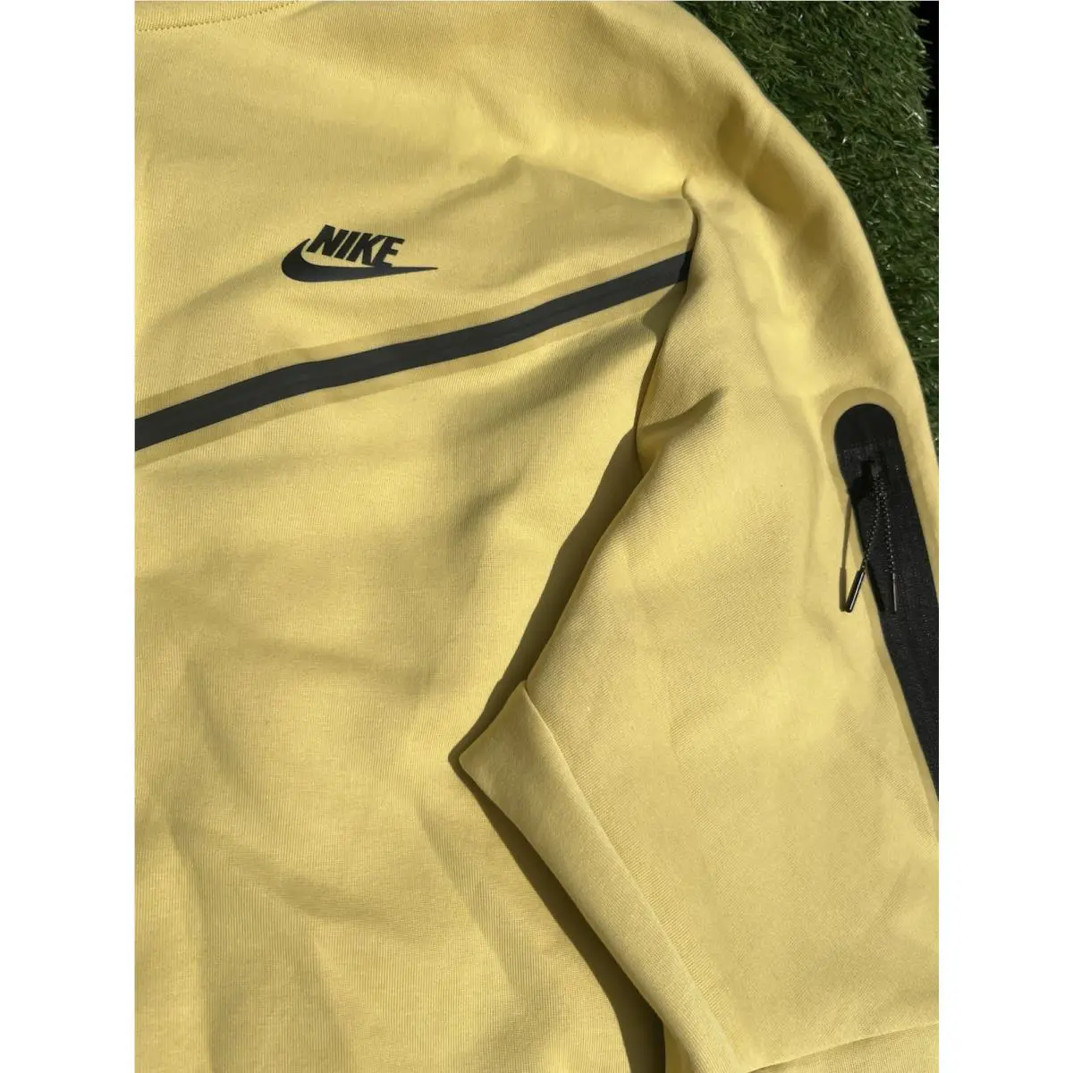 Nike clothing - CU4489-700 - CU4489-700 - Saturn Gold 10