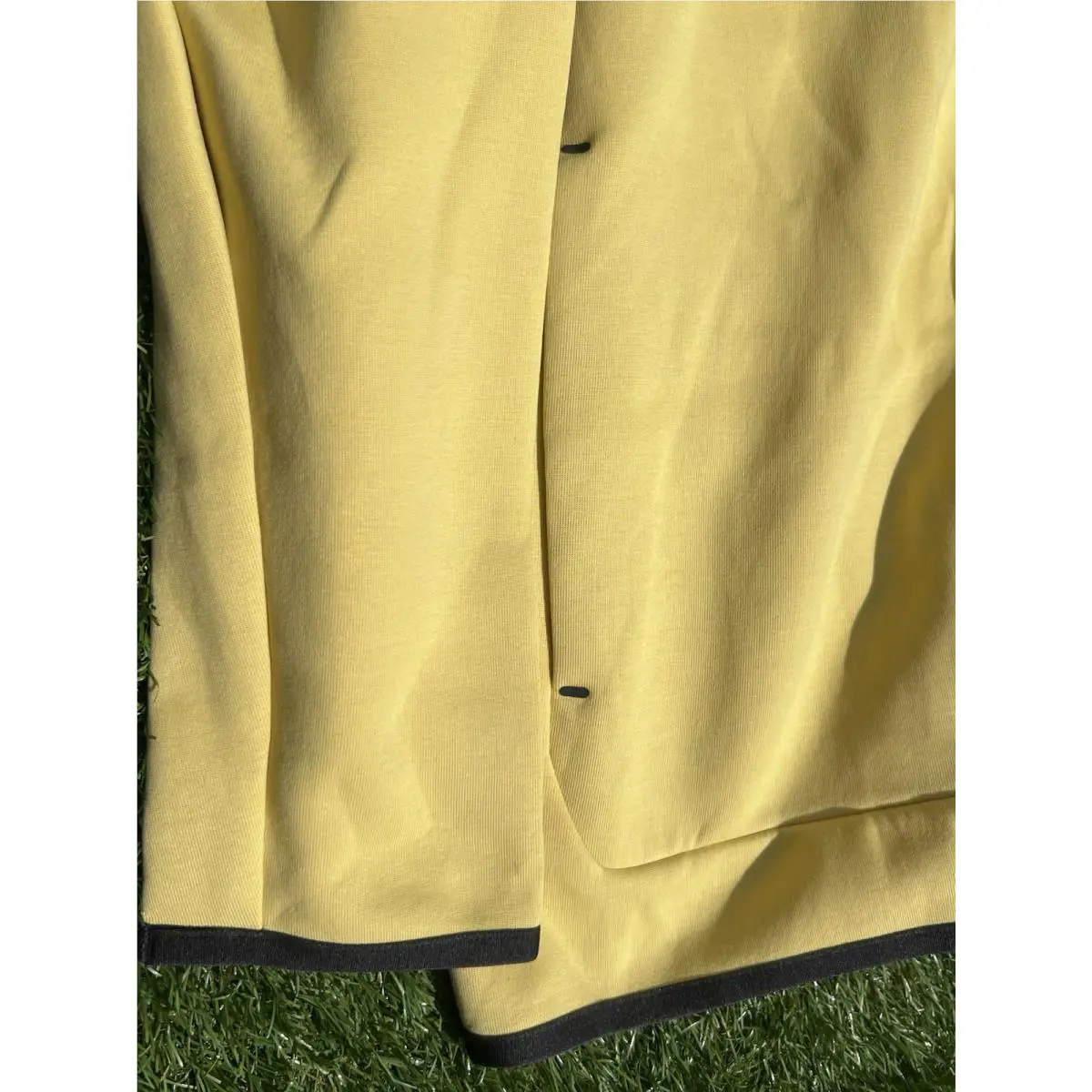 Nike clothing - CU4489-700 - CU4489-700 - Saturn Gold 11