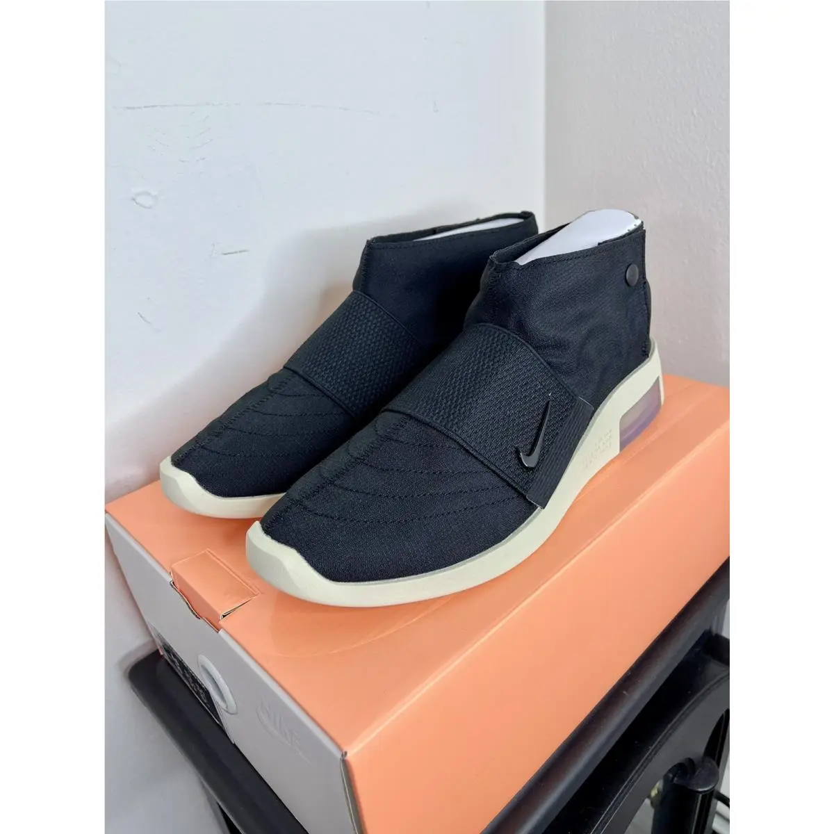 Size 8.5M / 10W Nike Air Fear of God Moccasin Black AT8086-002