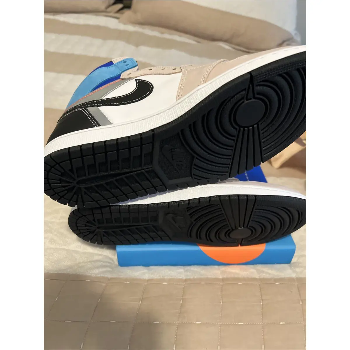 Nike shoes - Air Jordan 1 - Air - DC6515-100 - Gray 3