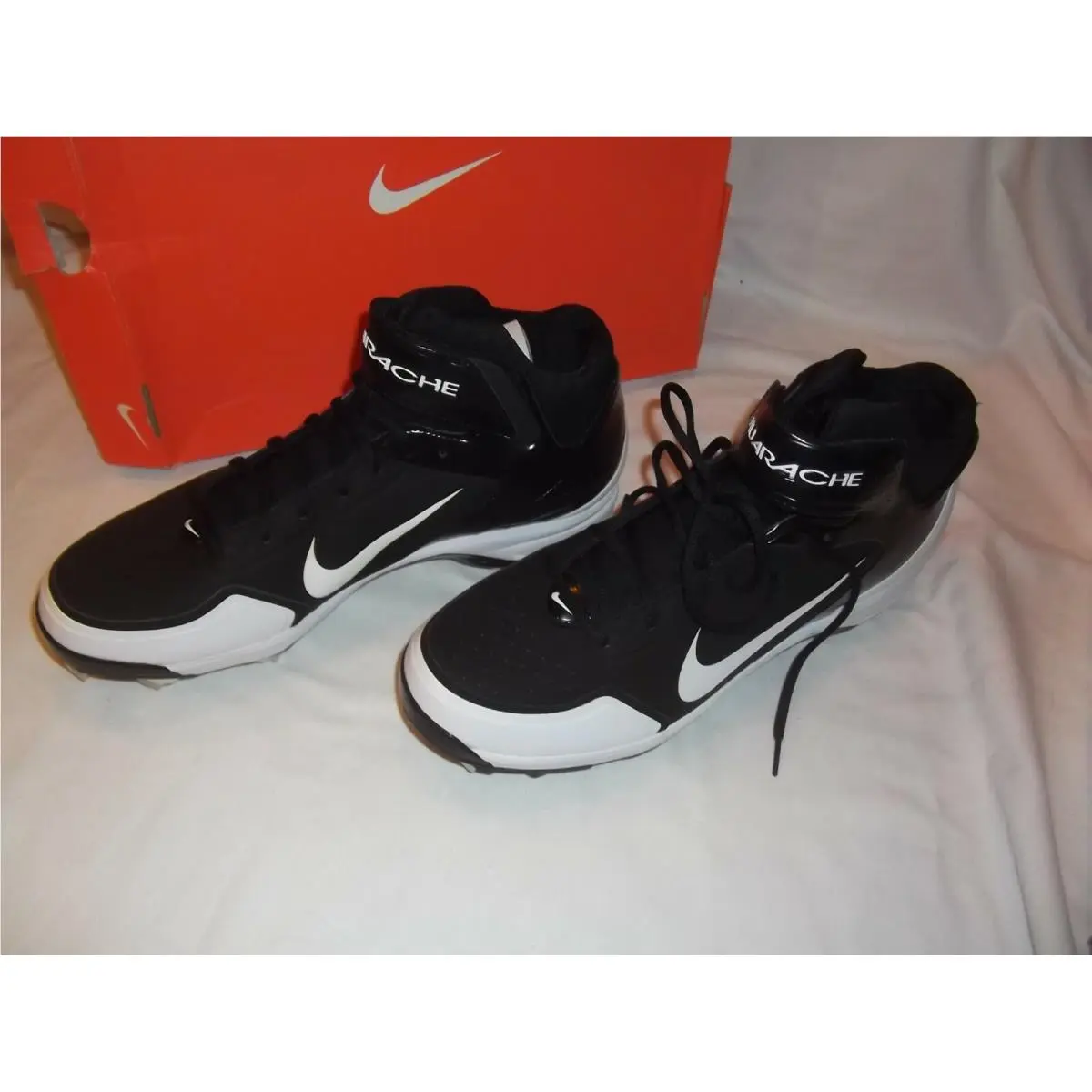 Nike shoes - Black (UPC: 826220681870) 2