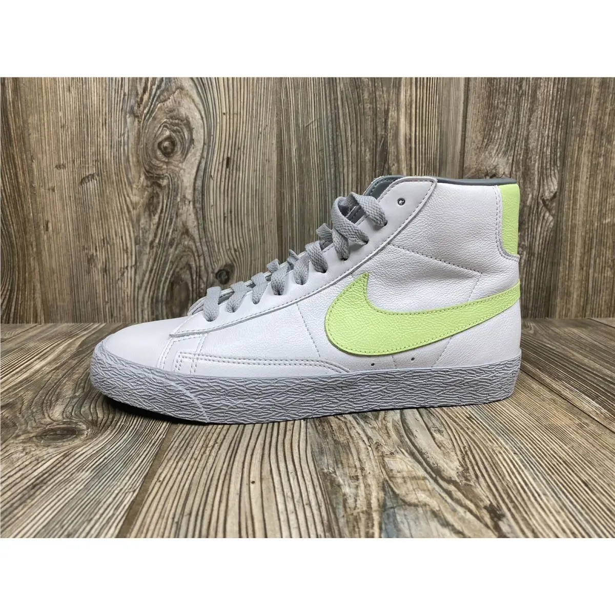 Nike shoes - Nike Blazer Mid - Blazer Mid - White, Manufacturer: White / Grey-Red 5