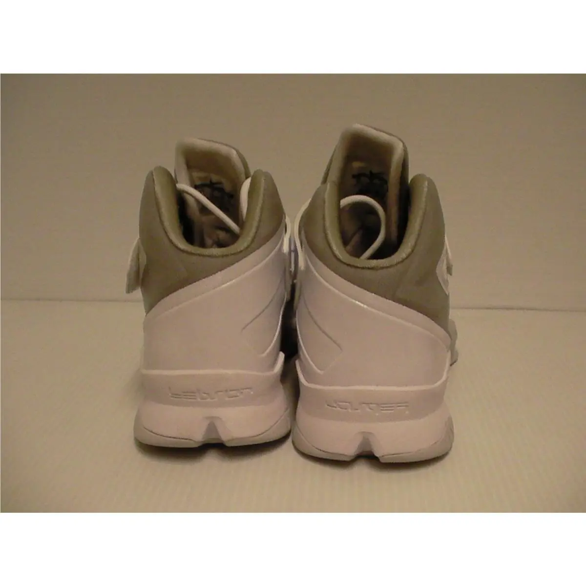 Nike shoes - Multicolor (UPC: 883412556446) 1