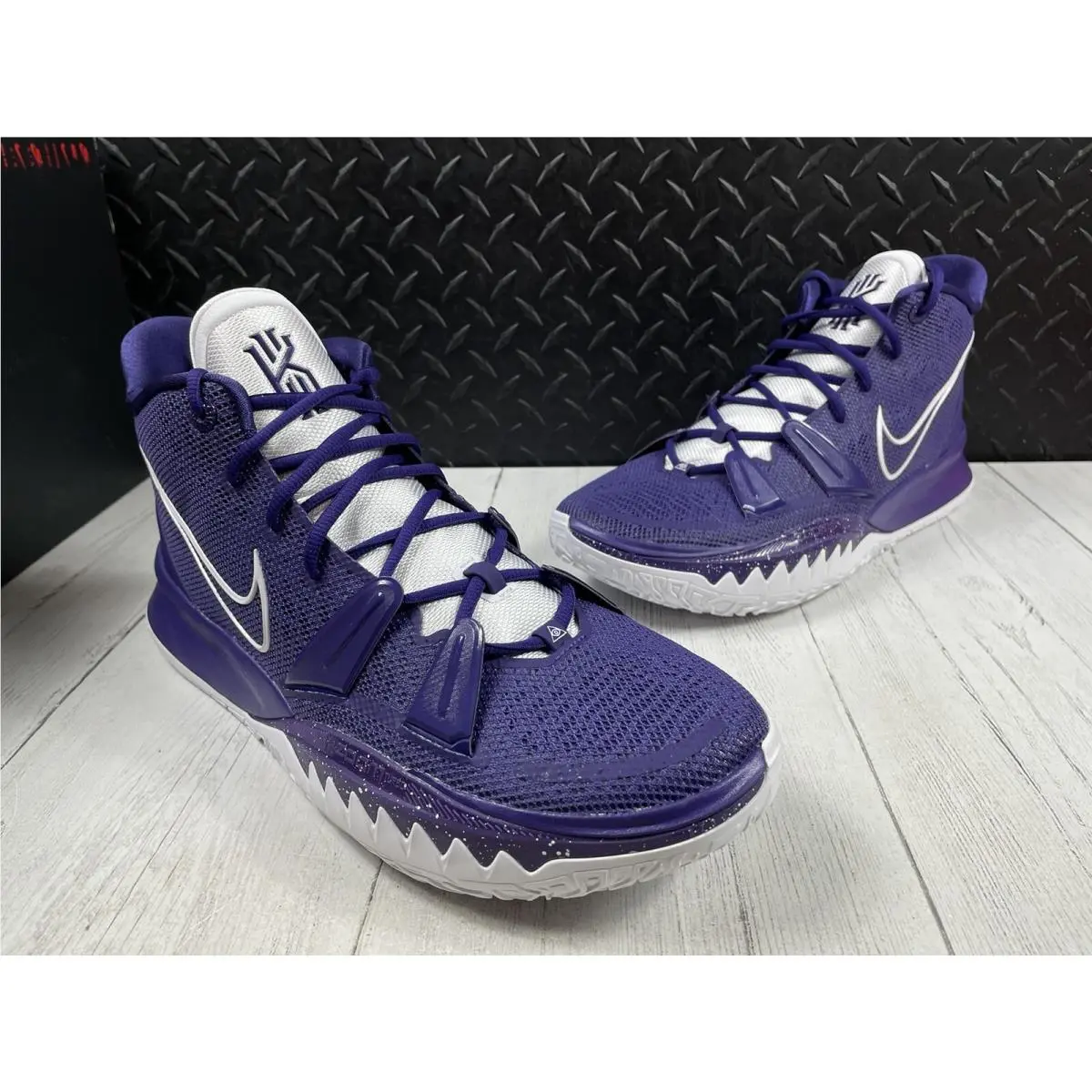 Size 17-New Nike Kyrie 7 TB Promo Men’s Basketball Shoes Court Purple White