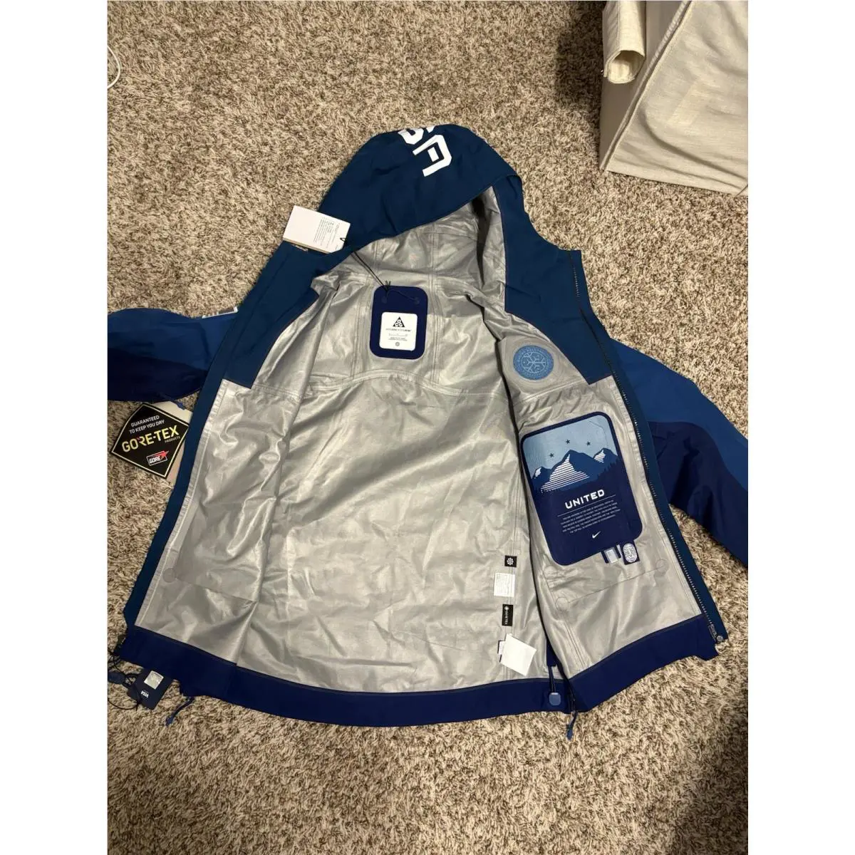 Nike clothing - Blue (UPC: 195243915300) 10