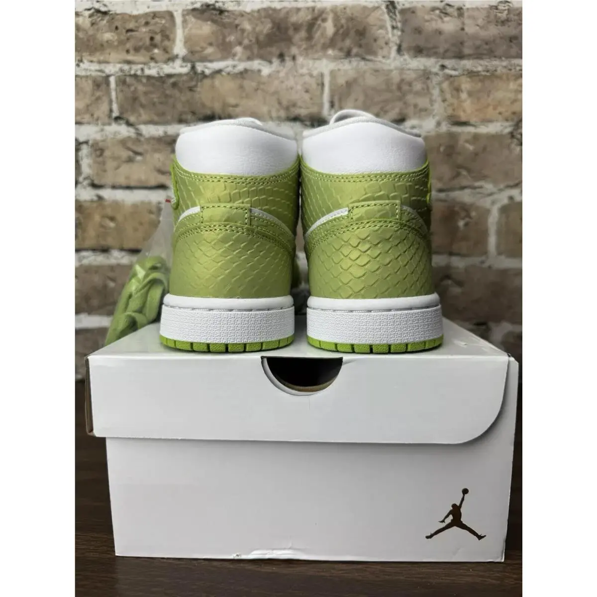 Nike shoes - Wmns Air Jordan 1 Mid Se - Dv2959113 - White 2