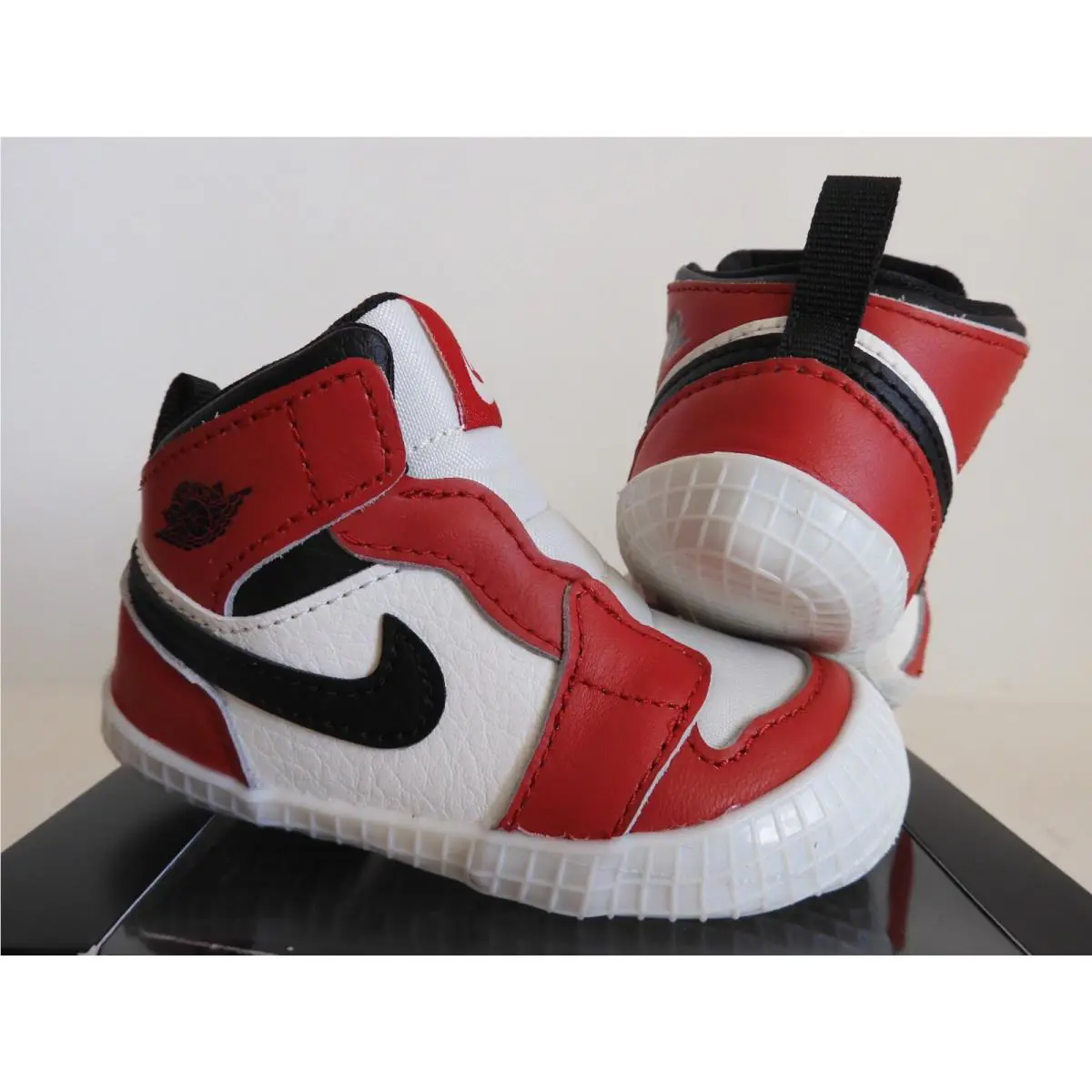 Nike shoes - Jordan 1 - Red (UPC: 196152182562) 0