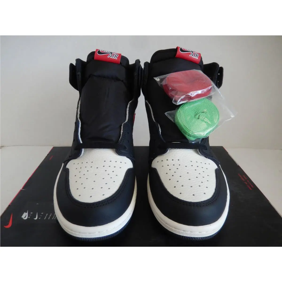 Nike shoes - Jordan 1 - 555088-015 - Sail/Black-Green 1