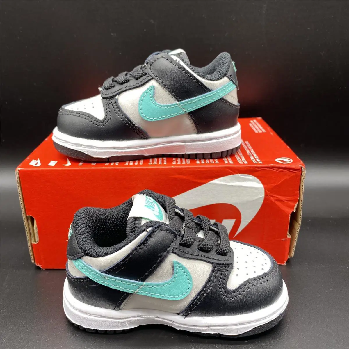 Nike shoes - CW 1589 - 003 - Light Bone/Tropical Twist (UPC: 0194957394685) 0