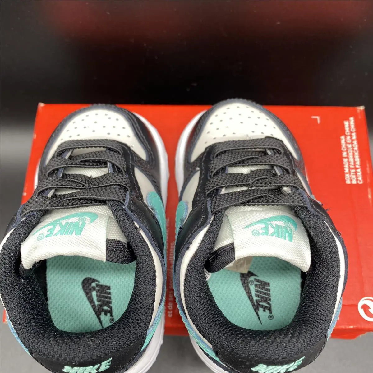Nike shoes - CW 1589 - 003 - Light Bone/Tropical Twist (UPC: 0194957394685) 3