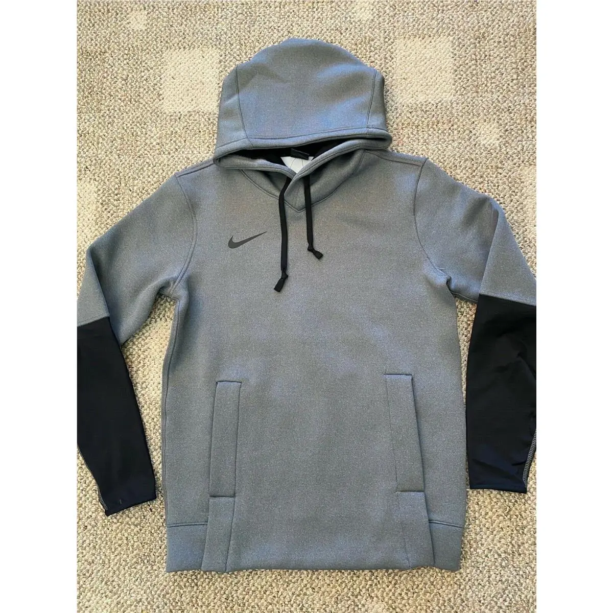 Nike clothing - Gray/Black (UPC: 193658570800) 0