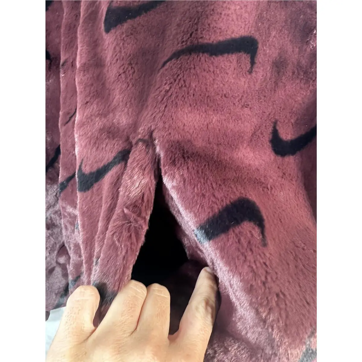 Nike clothing - Faux Fur Plush - Faux Fur Plush - Burgundy Red 2
