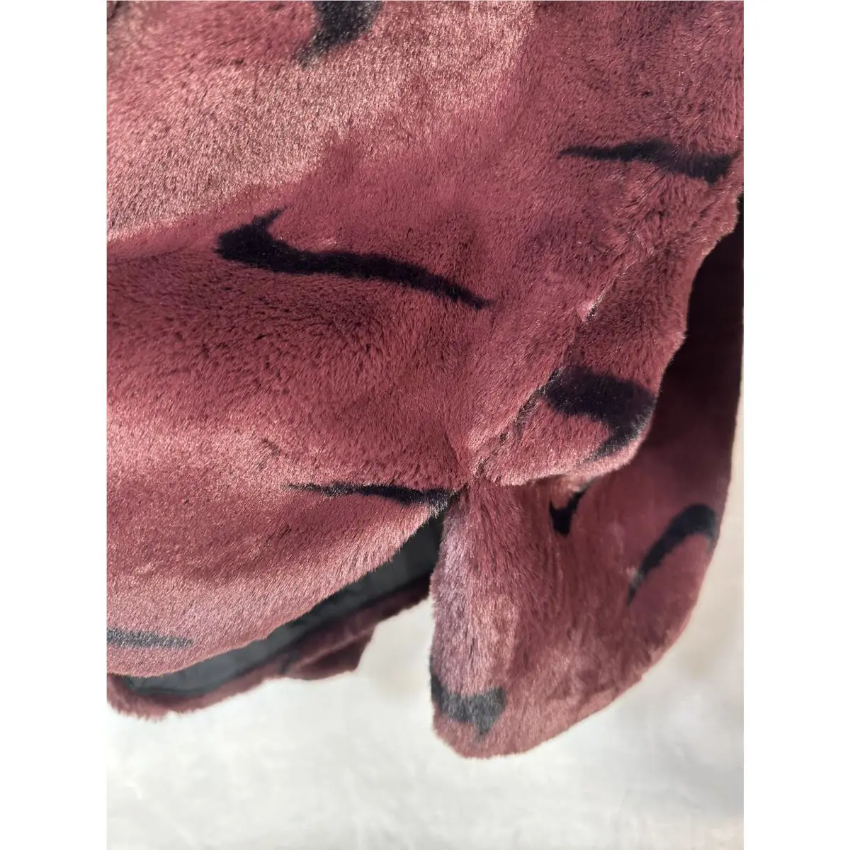 Nike clothing - Faux Fur Plush - Faux Fur Plush - Burgundy Red 3