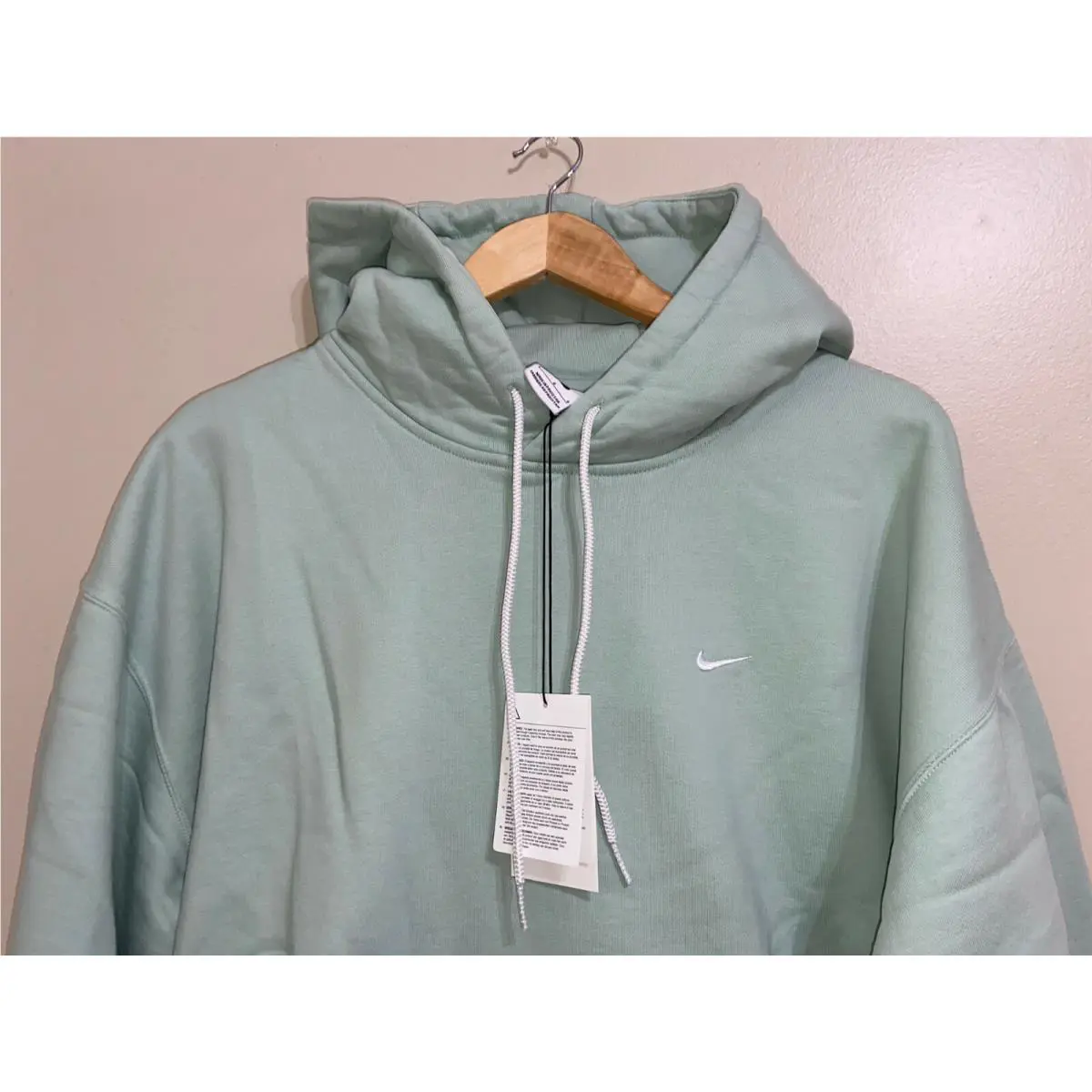 Nike clothing - Pistachio Frost/White (UPC: 0194498797754) 0