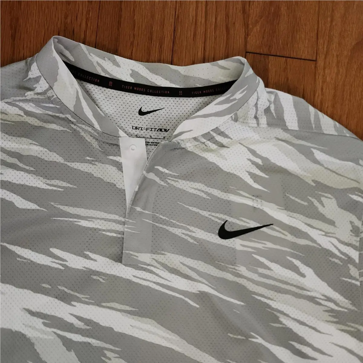 Nike clothing - Tiger Woods ADV Chevron Print Windrunner - Photon Dust White Black 1