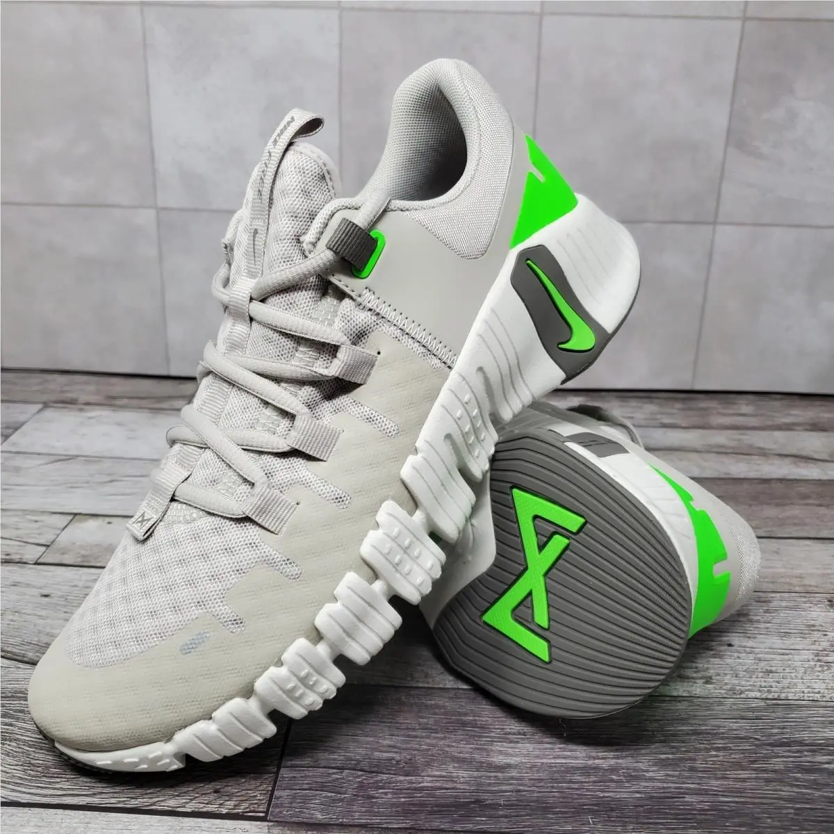 Nike Free Metcon 5 Light Iron Ore Green Strike Training DV3949-002 Mens Size 7.5