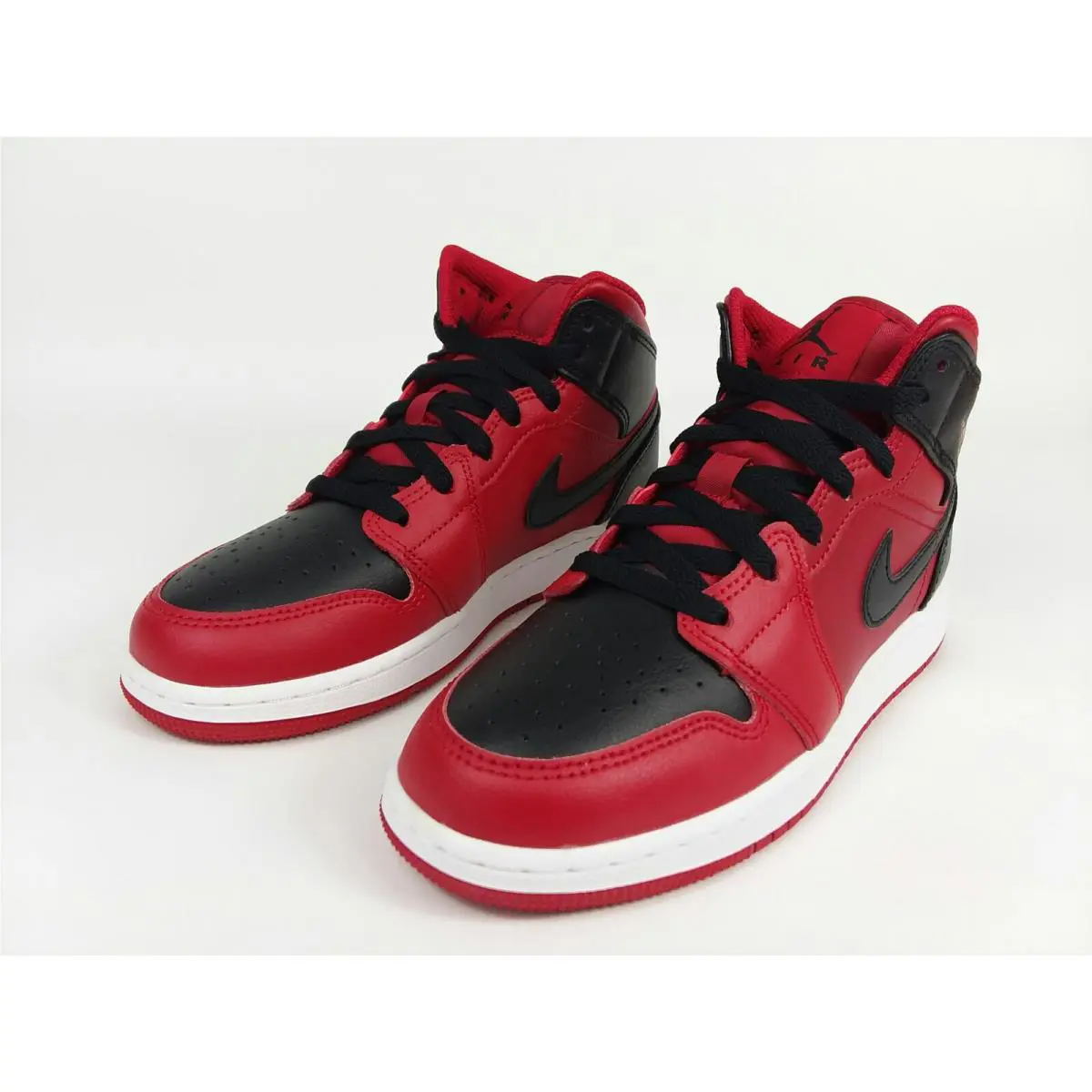 Nike shoes - Air Jordan 1 Mid GS - Gym Red / Black-White (UPC: 195866402232) 1