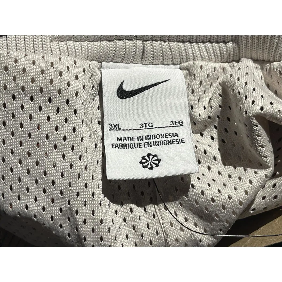 Nike clothing - Nike DNA Rebel 8 - DNA Rebel - FN2680104 - Multicolor (UPC: 0196975420100) 3