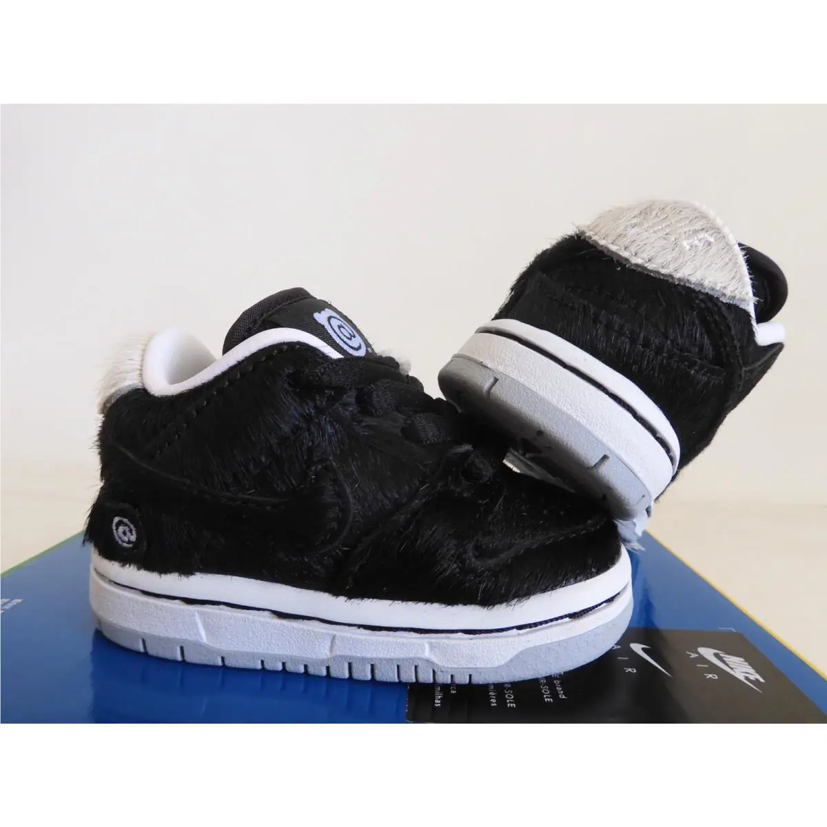 Nike shoes - Nike Sb Dunk Low - Dunk Low - Black (UPC: 194499926825) 0