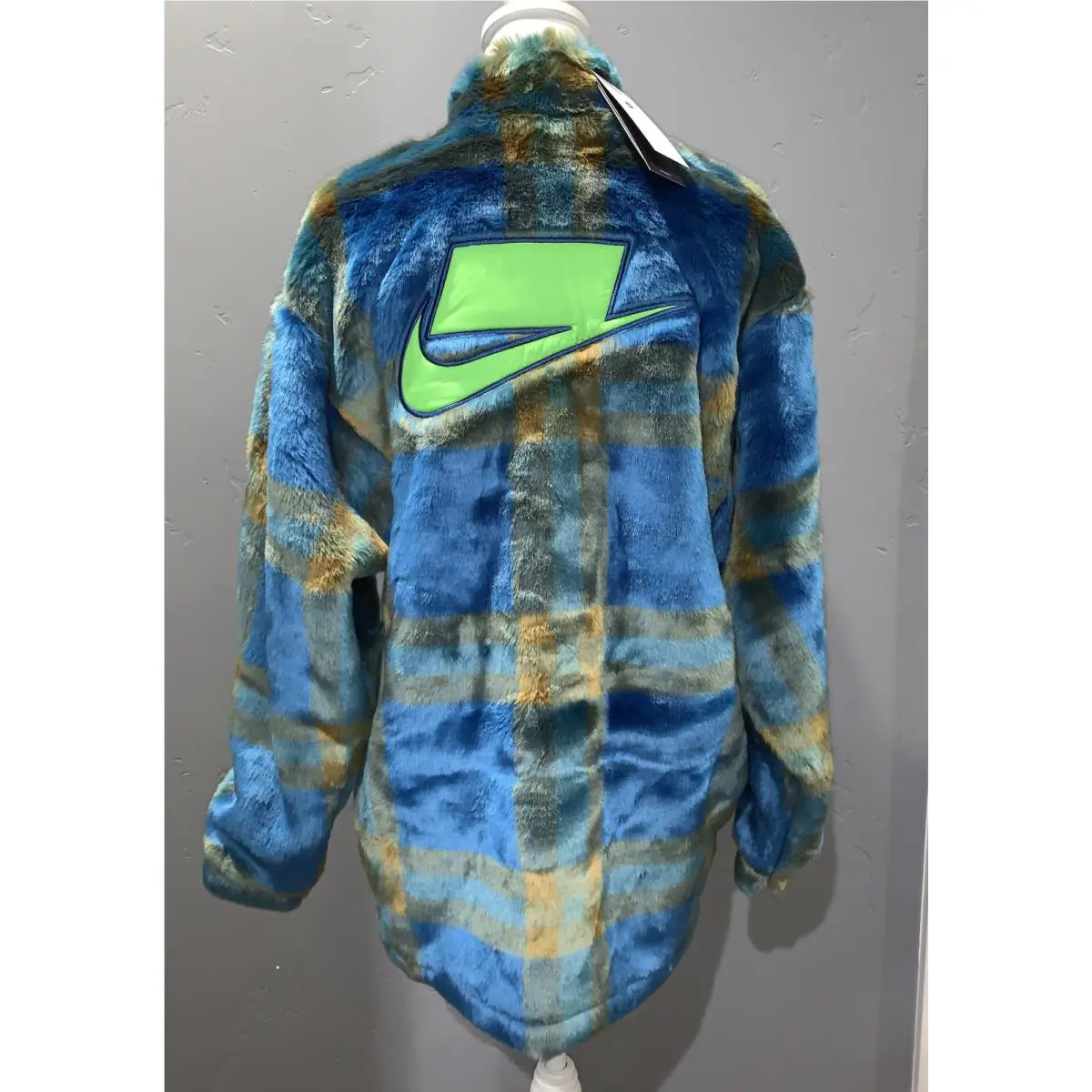 Nike clothing - Nike Sportswear Essential - Sportswear Essential - Multicolor (UPC: 0195242454183) 4