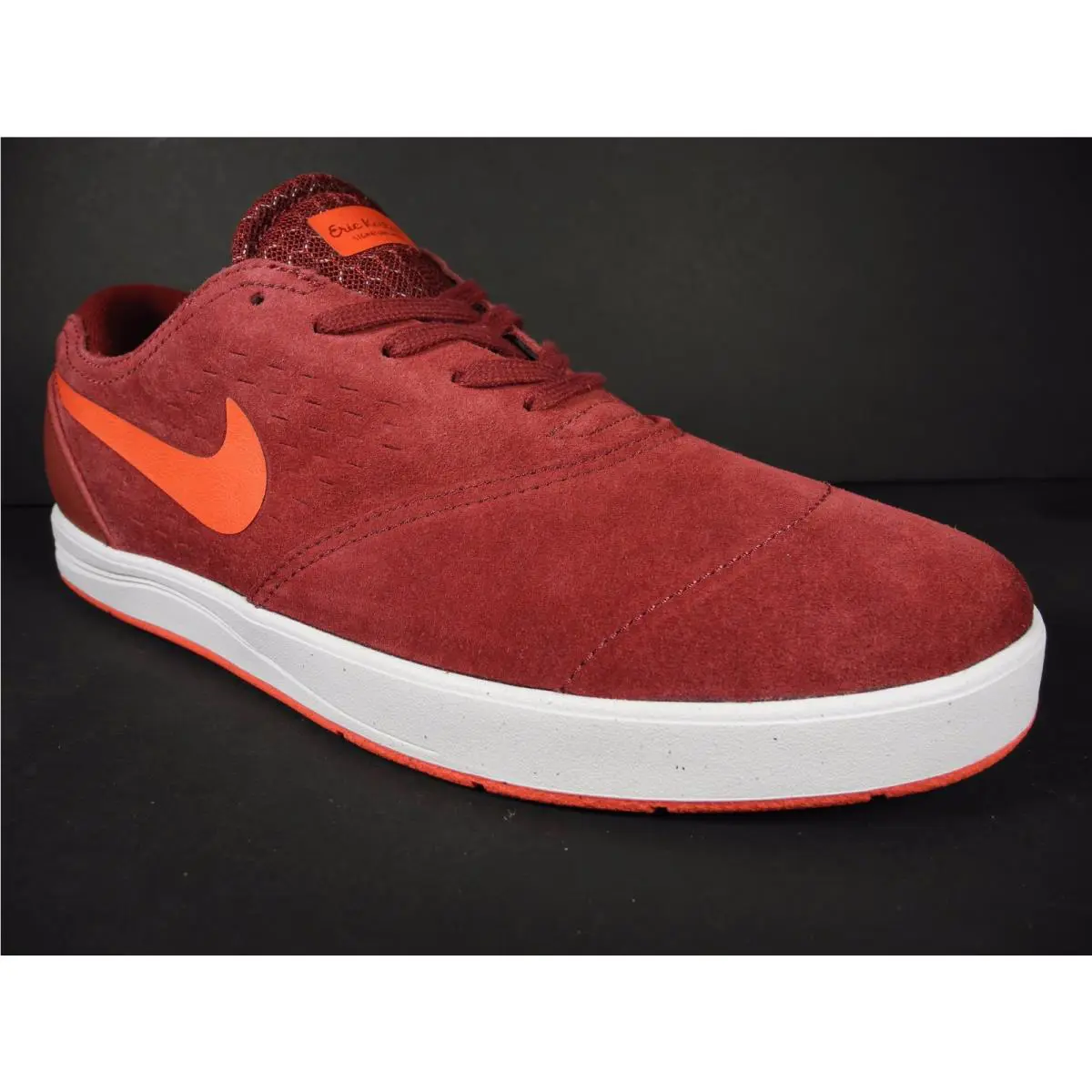 Nike shoes - Red (UPC: 885178924194) 0