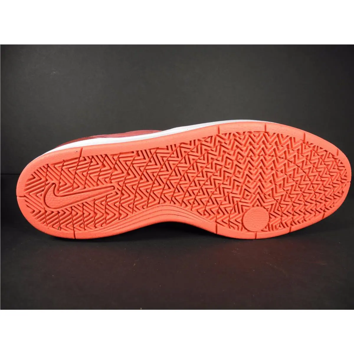 Nike shoes - Red (UPC: 885178924194) 4