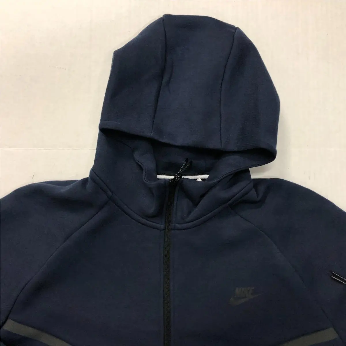 Nike clothing - Blue (UPC: 197602885057) 0