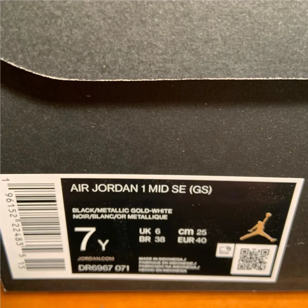 Nike shoes - Nike Air Jordan 1 - Air - Gold 7