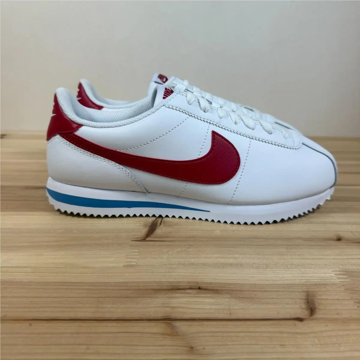 Nike Cortez Classic Sneakers Womens 8.5 White Red Leather Retro DN1791-108