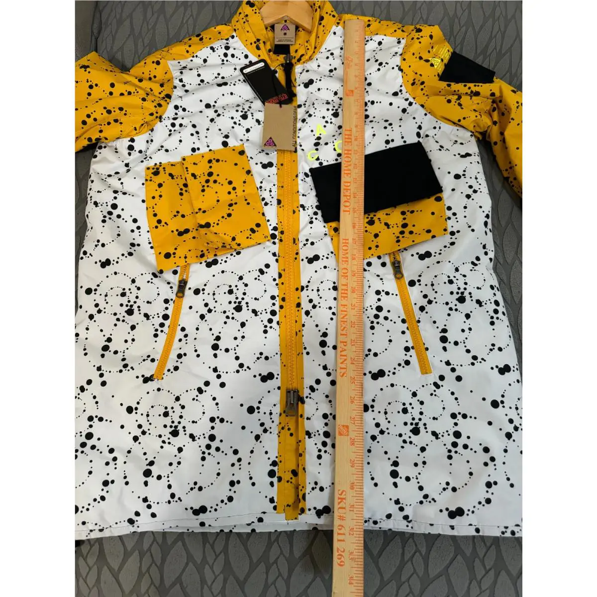 Nike clothing - Nike ACG Insulated Jacket - ACG Insulated Jacket - White/Yellow-Black (UPC: 884776903464) 8