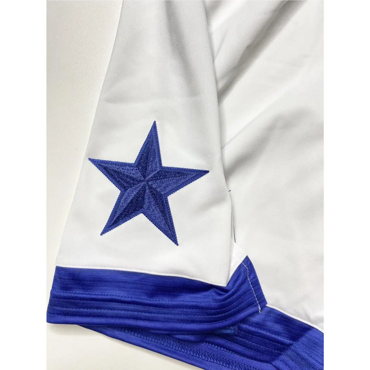 Nike clothing - Nike CT6627-100 - White (UPC: 194493322296) 1