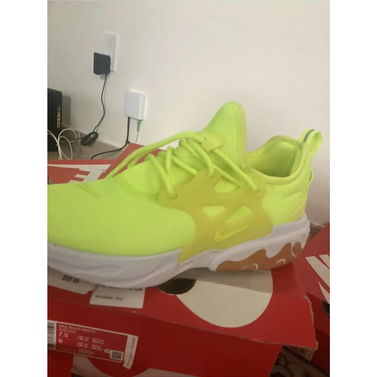 Nike shoes - Nike React Presto - React Presto - AV2605-702 - Yellow 2
