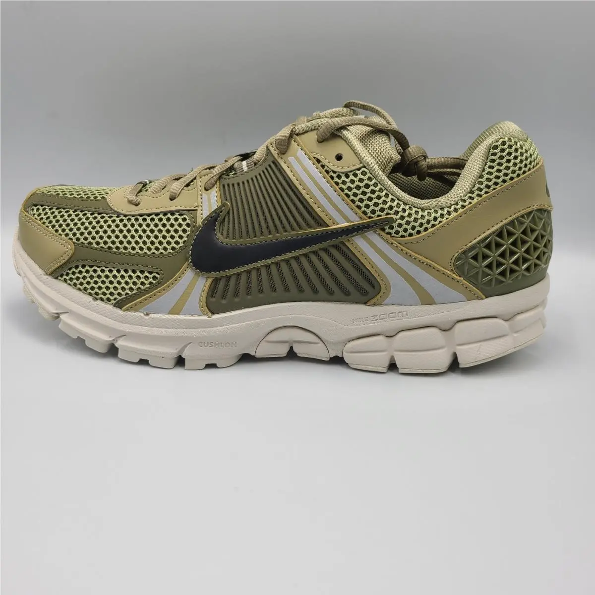 Nike Air Zoom Vomero 5 Neutral Olive/black Size 10.5M FJ1915 200