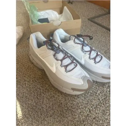 Mens Size 10 Nike Zoom Vomero Roam College Grey Gum Sneakers HV4294 009