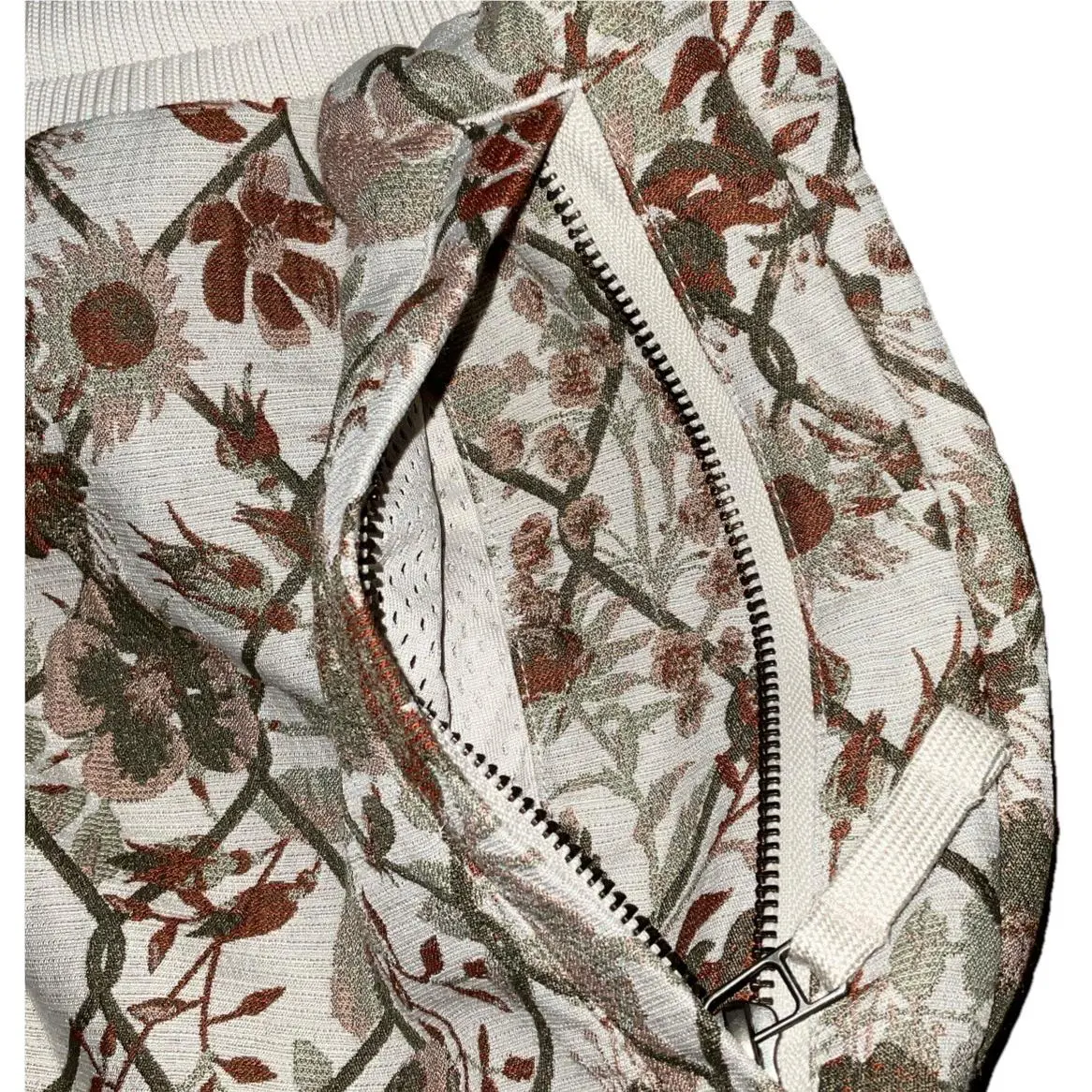 Nike clothing - Beige (UPC: 0196975384433) 4