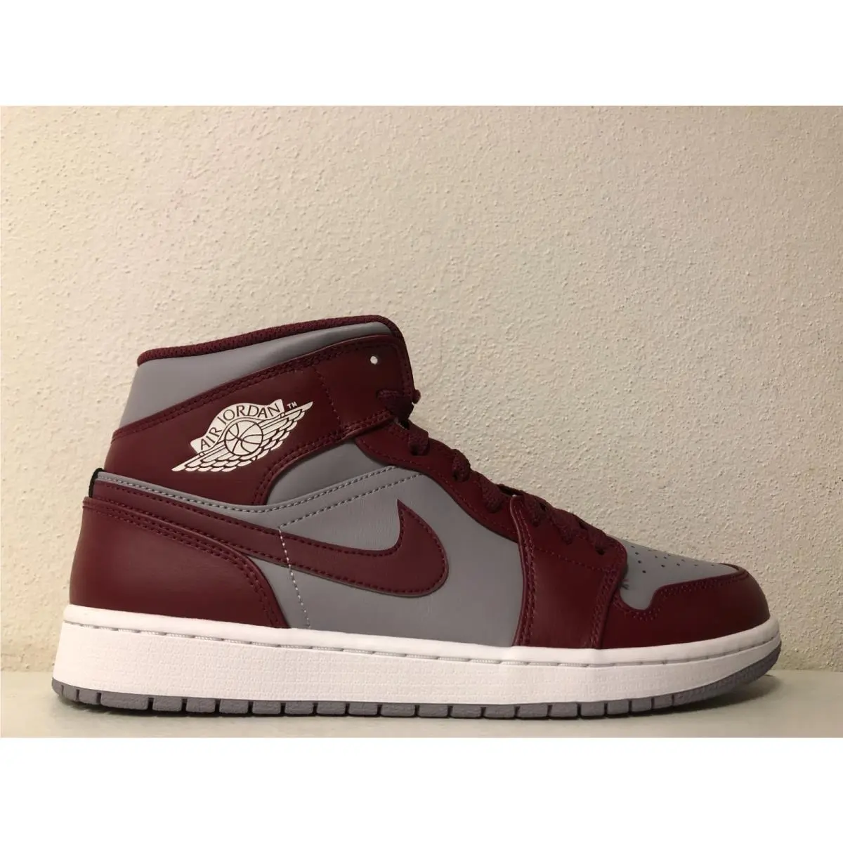Nike Air Jordan 1 Mid Cherrywood Red White DQ8426-615 Size 10.5
