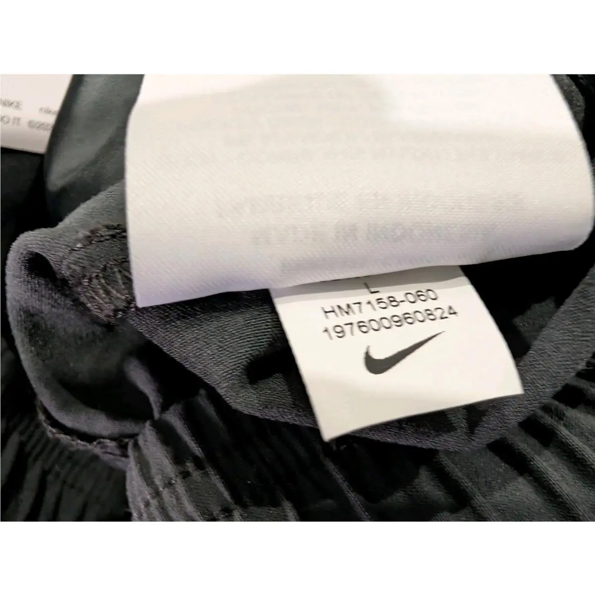 Nike clothing - Nike Tech Woven Oversized Pants - HM7158 - Black / Gray - Green (UPC: 197600960824) 16