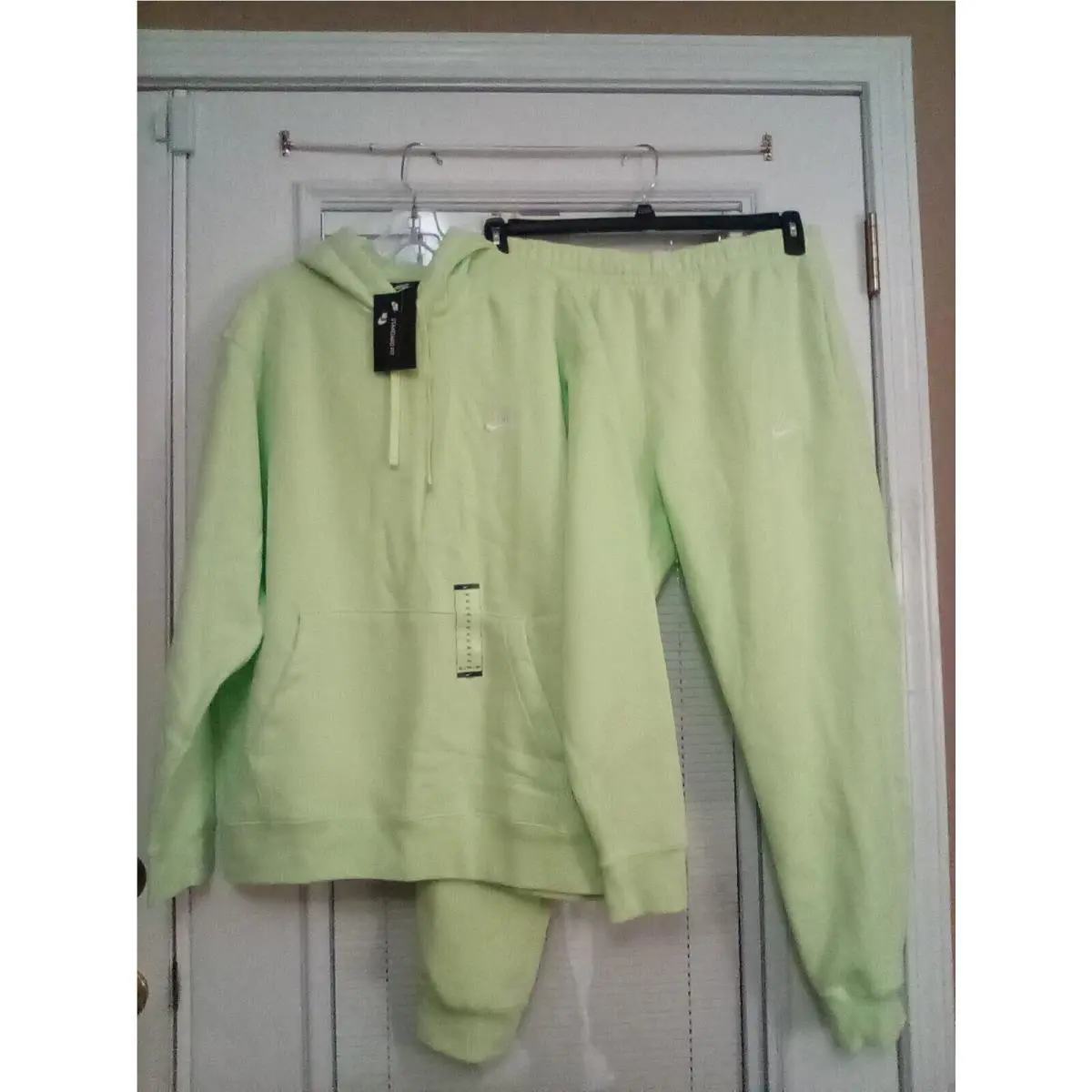 Nike Size XL Lime Standard Fit Sweatsuit