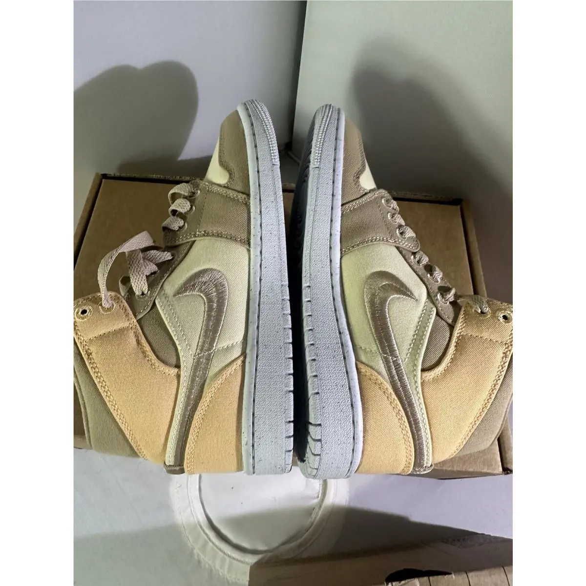 Nike shoes  - Gold 3