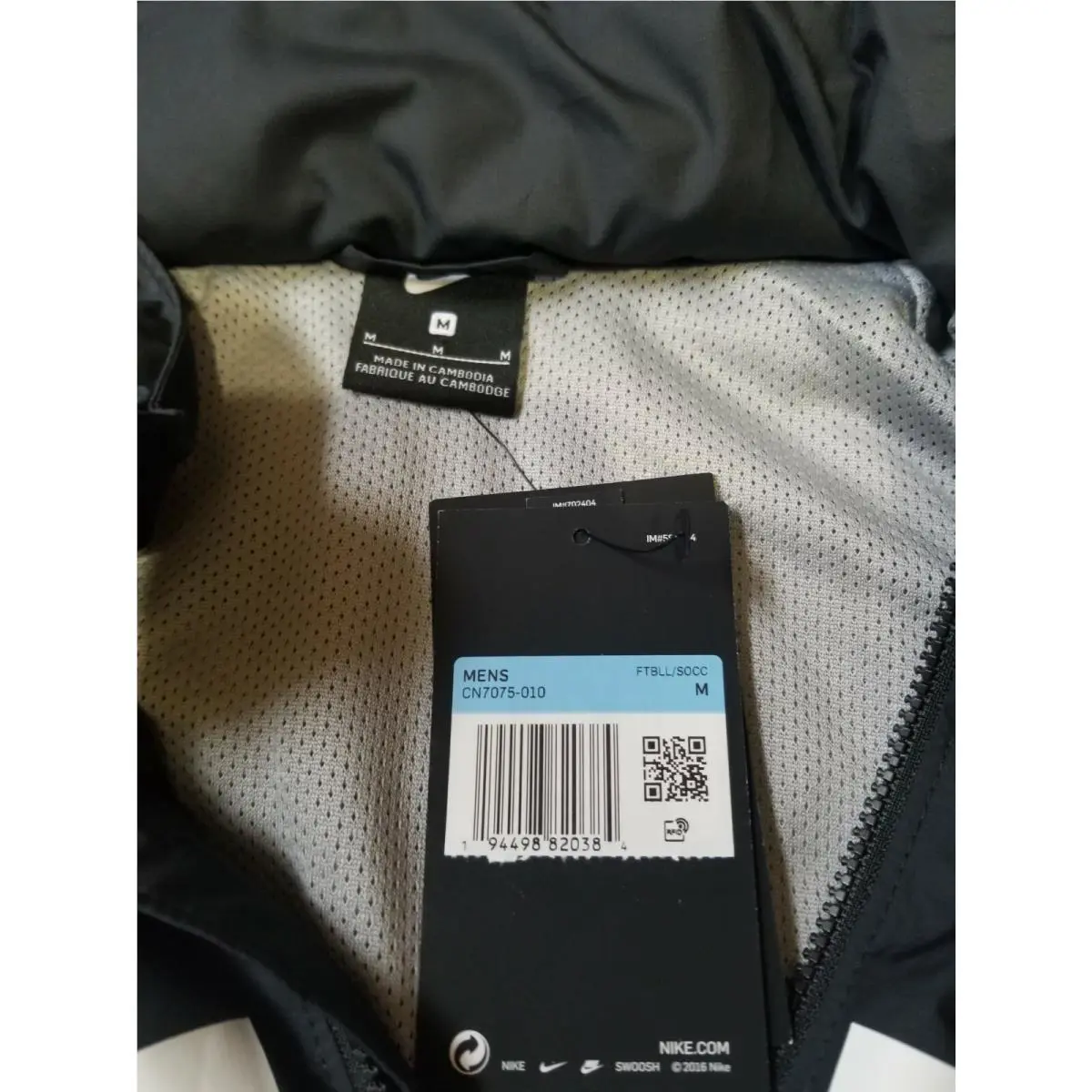 Nike clothing - Nike CN7075-010 - Black (UPC: 194498820384) 5