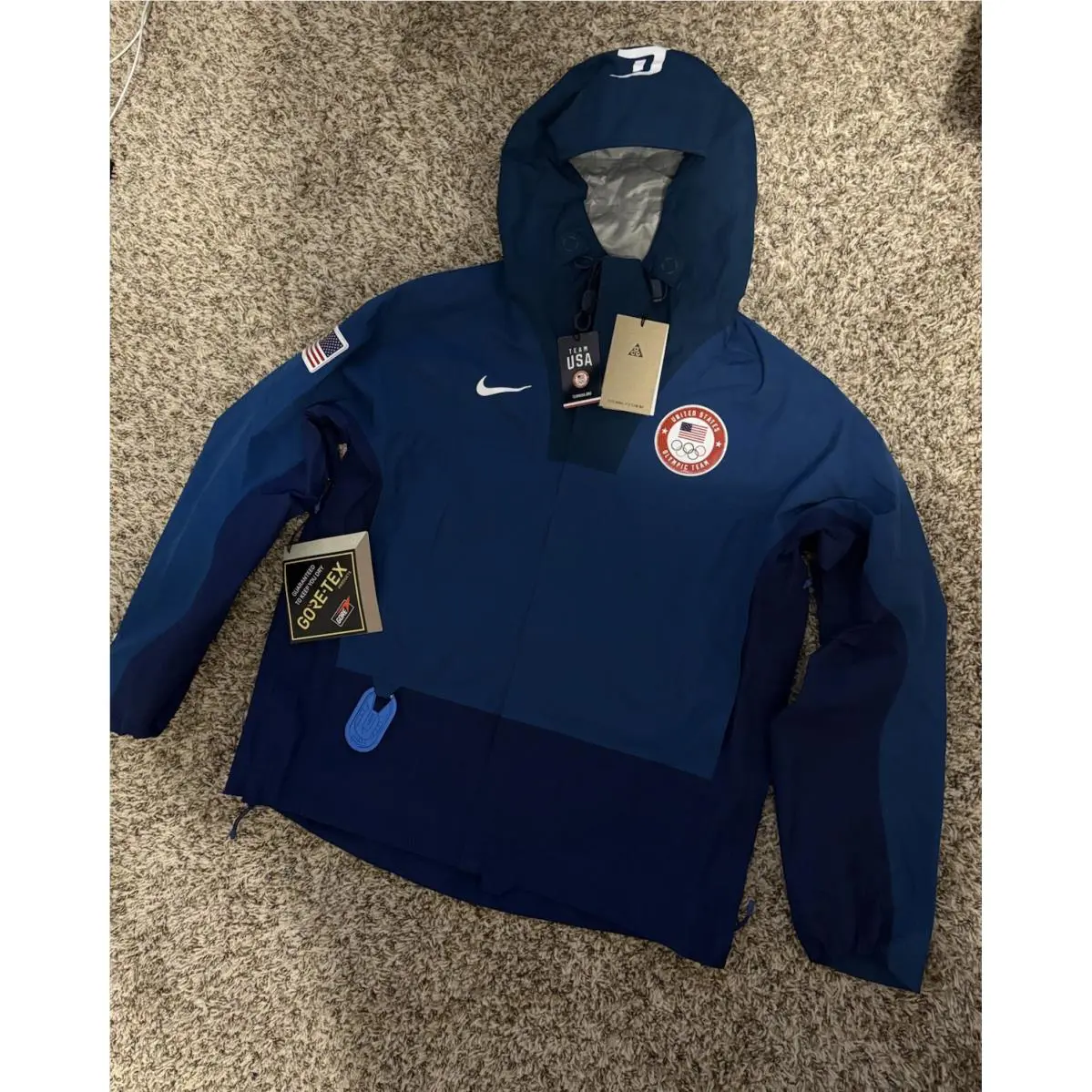 Nike clothing - Blue (UPC: 195243915300) 1